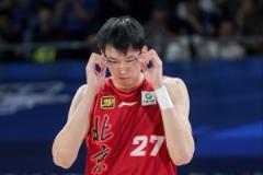 周琦替補登場5投4中高效貢獻(xiàn)15分6板3助1帽