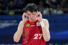 周琦半決賽數(shù)據(jù)亮眼：16.3分9板2.3助1.3帽，坦言“松弛感”需分場合