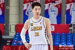 朱俊龍崴腳影響嚴(yán)重，7次出手僅得4分