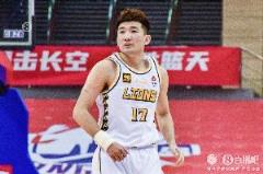 孫銘徽首節(jié)表現(xiàn)低迷遭全場噓聲 首投6中1僅得3分3助攻正負值-14