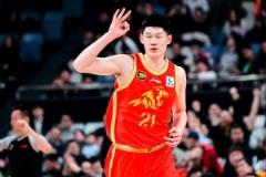 胡金秋回憶腹部被撞：回更衣室調(diào)整后緩解 想與兄弟并肩作戰(zhàn)