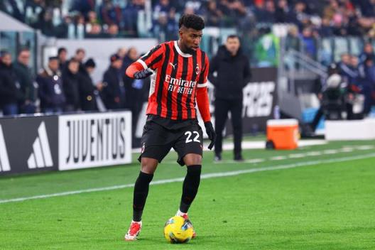 隆戈：莫斯科斯巴達(dá)克與米蘭就引進(jìn)阿德利和埃默森展開談判