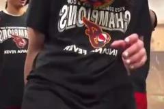 一旁的周玲安瘋狂捧哏！哈登學(xué)習(xí)中國(guó)武術(shù)，太可愛(ài)了