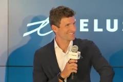 還得是你二娃！穆勒新聞發(fā)布會(huì)上模仿羊叫聲，現(xiàn)場記者們大笑