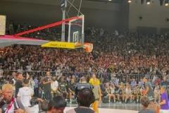 韋德：能不能給我也搞一個(gè)？庫(kù)里中國(guó)行看到自己的蠟像笑翻