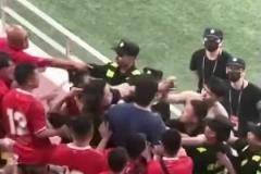 太帥了香港大球場(chǎng)球員通道近距離看羅哥