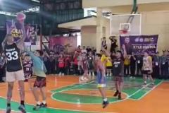 這休賽期一看就沒怎么練球吧？？庫茲馬中國行投出離譜三不沾