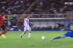 S-希門尼斯單刀沒有打進！解說員激情吶喊后:這球偏的有點多