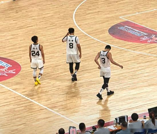 廣東大勝西班牙球隊(duì)！張文逸徐杰合砍40分，三內(nèi)齊奏響勝利樂(lè)章