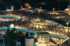 國(guó)足結(jié)束超7萬(wàn)人散場(chǎng)，畫(huà)面十分震撼！