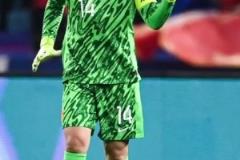 尷尬！王大雷剛在杭州領(lǐng)取中國(guó)金手套獎(jiǎng)，對(duì)澳大利亞時(shí)黃油手丟球