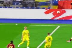 傳的巧妙射的精彩！德布勞內(nèi)助攻盧卡庫的側(cè)身凌空斬