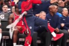 米爾斯末節(jié)狂砍14分 原來是提前在場(chǎng)下?lián)]毛巾熱身了