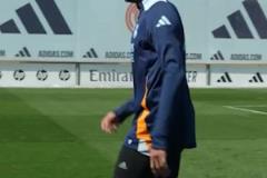 這就是會(huì)踢球的人的笑聲？