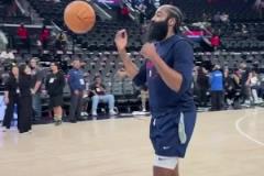 輕松寫意！哈登賽前熱身轉(zhuǎn)身隨手飚進logo三分