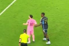 基米希為球迷簽名后，帶著兩個孩子離場！球迷：一只小雞帶兩雞仔