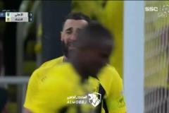 坎特梅西附體后射門，本澤馬都快被氣哭了