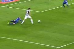 人群中最亮的光頭：騰哈格現(xiàn)身尤文羅馬比賽現(xiàn)場