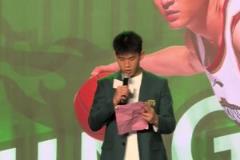 下一次穿西裝就是選秀大會(huì)！林葳曾穿著西裝上臺(tái)講話~