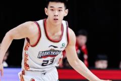 楊毅此前：林葳將會(huì)像姚明那樣 成為下一個(gè)國(guó)寶級(jí)籃球運(yùn)動(dòng)員！