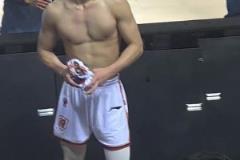 楊毅此前談林葳無(wú)緣入選國(guó)家隊(duì)：也正常，他還有很大的成長(zhǎng)空間