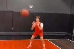 過去-->現(xiàn)在！NBA風(fēng)格真的變化巨大啊