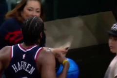 今天解鎖全聯(lián)盟30+！比賽還沒(méi)結(jié)束 哈登就直接走回更衣室了~