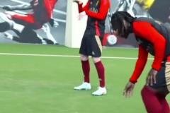 來自贊助商的任務(wù)！德布勞內(nèi)的顛啤酒瓶挑戰(zhàn)！