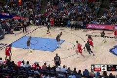 太真實了！街頭采訪：你愿意交易走獨(dú)行俠所有人換東契奇回來嗎？