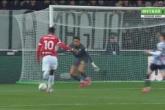 米蘭4-0鎖定勝局！亞伯拉罕送妙傳，萊奧助攻賴因德斯撞射破門！