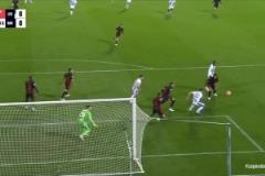 巴薩右路防守被打穿！阿爾蒂禁區(qū)內(nèi)推射被什琴斯尼神勇?lián)涑觯? title=