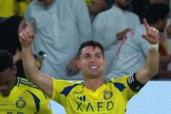 歷史級(jí)別的射術(shù)！多角度看C羅暴力凌空世界波直掛球門(mén)死角