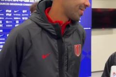 看到斯盧茨基終場(chǎng)哨響時(shí)的振臂高呼，就知道這場(chǎng)比賽贏得多不容易