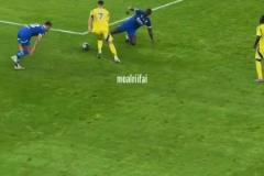 一個(gè)純粹的運(yùn)動(dòng)員！40歲的C羅依然在為他心愛(ài)的足球奔跑！