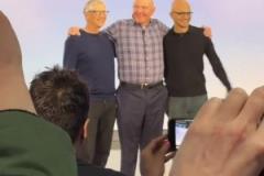 聽說中間那老頭能把所有NBA球隊都買下來！