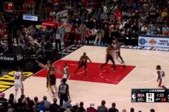 這簡直神了呀！李凱爾左右底角連續(xù)命中兩記接鍋遠投，連取5分！