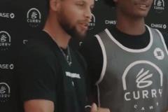 教會(huì)徒弟防死師父！原來(lái)庫(kù)里曾經(jīng)在訓(xùn)練營(yíng)指導(dǎo)過(guò)杰倫-格林和阿門(mén)