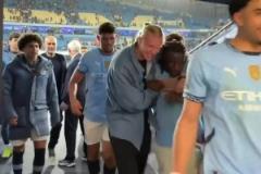 哈寶換新發(fā)型啦！曼城絕殺維拉升至第3，哈蘭德賽后笑的合不攏嘴