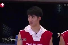 科比退役后中國綜藝首秀，明星居然還想防住他