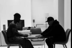 巴特勒更新個(gè)人社媒！曬出坐著打牌的照片！