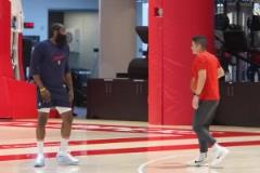 決戰(zhàn)天王山！ 哈登今日訓(xùn)練練習(xí)了大量中距離與拋投~