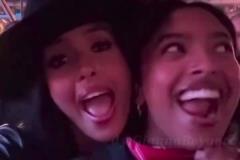 開心的摟在一塊！瓦妮莎和大女兒娜娜一起去看碧昂絲演唱會~