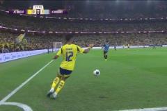 勝利1-1扳平比分！馬內(nèi)強(qiáng)突內(nèi)切打門折射入網(wǎng)！