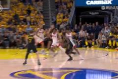 各種神仙球都來啊！吉米-巴特勒最后一秒隨手一丟打進(jìn)壓哨球