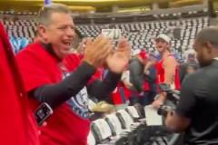 兄弟倆下季加油吧！若你是快船球迷 哈登小卡街頭素描會花多少買