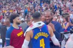 感情深！威少賽后與哈登&小卡擁抱交流致意