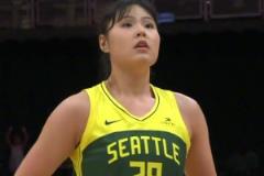 風(fēng)暴首秀！李月汝季前賽雙新高15分10板