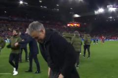 恩里克對(duì)鏡頭送飛吻，網(wǎng)友：就算巴黎決賽輸了他也是本賽季歐洲最佳教練