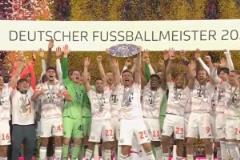 穆勒主場謝幕！慢鏡再看穆勒高舉沙拉盤慶祝！