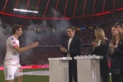 永遠的傳奇！德甲冠軍頒獎儀式穆勒壓軸出場！